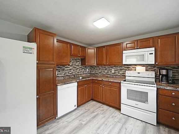 4th image of 2007 Wintergreen Pl