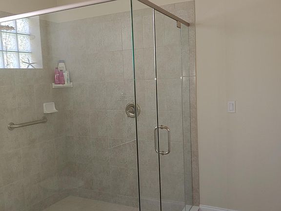 3rd image of 3216 Connemara Dr