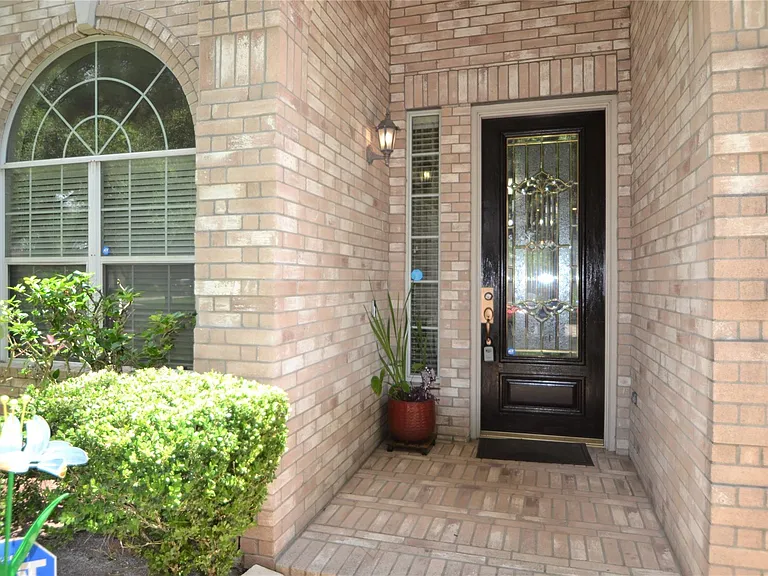 1514 Coyote Hills Ln — Photo 2