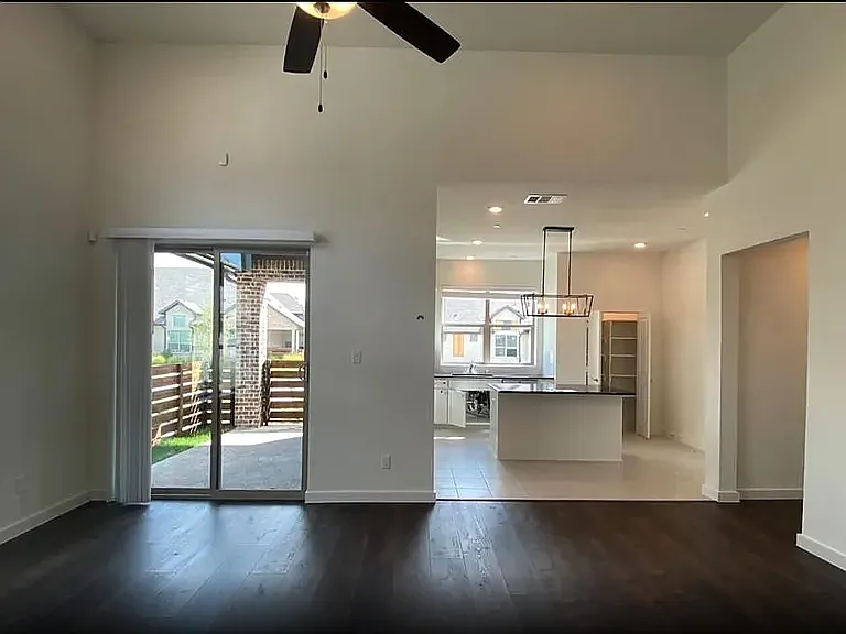 1625 Dewberry Ln — Photo 6