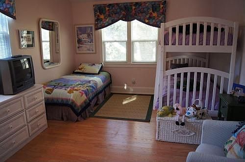 1st image of 2 Palm Ct