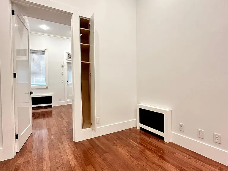219 Franklin St #1 — Photo 8