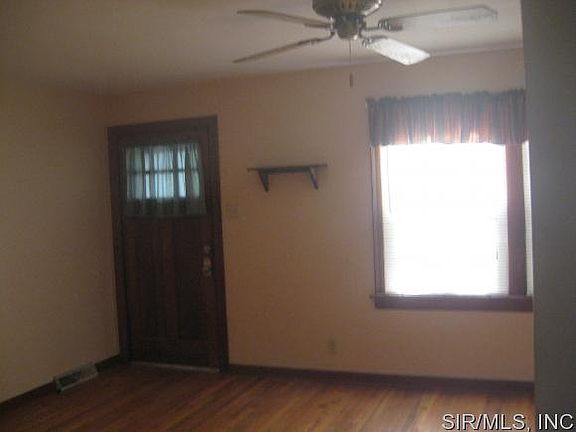 4th image of 472 Tipton Ave