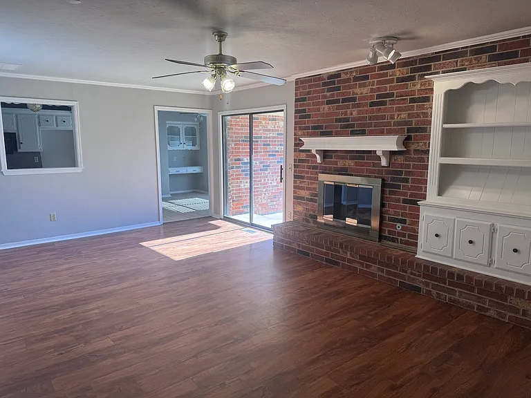 12216 Sylvester Dr — Photo 7