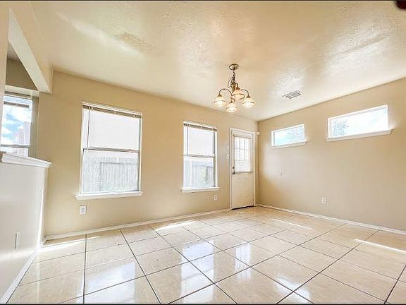 3rd image of 9107 Regents Cove Ct