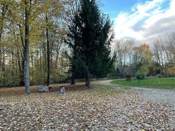 420 22 Mile Rd NW, Kent City, MI 49330