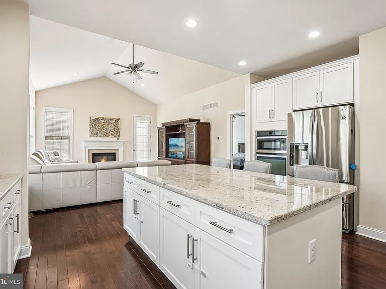 3045 Rainer Rd — Photo 18