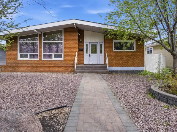 6820 98th Ave NW, Edmonton, AB T6A 0A5