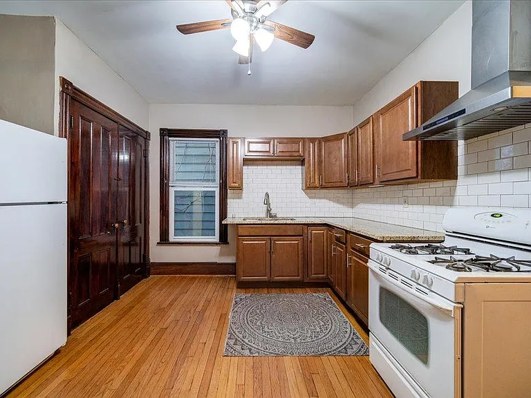 56 Lincoln Ave — Photo 16