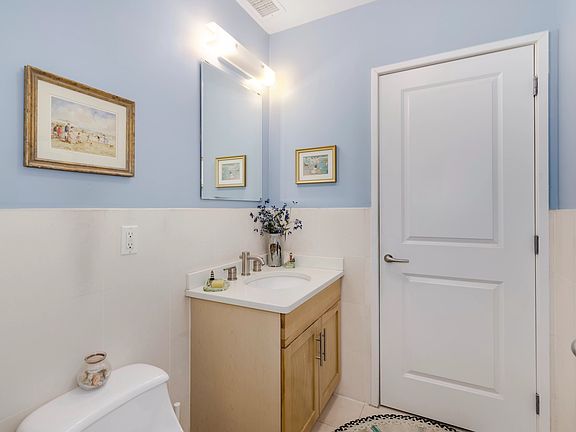 5th image of 309 W 118th St #Townhouse