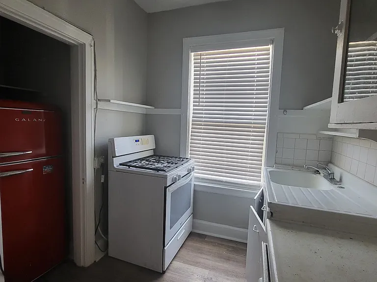 128 Stonewall St — Photo 17