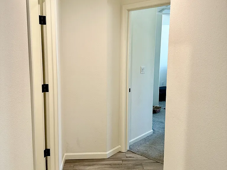 677 Country Pl — Photo 34