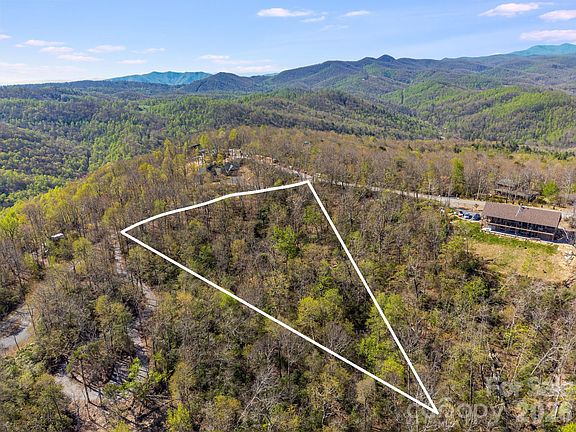 2nd image of 27 Trails End Rd
