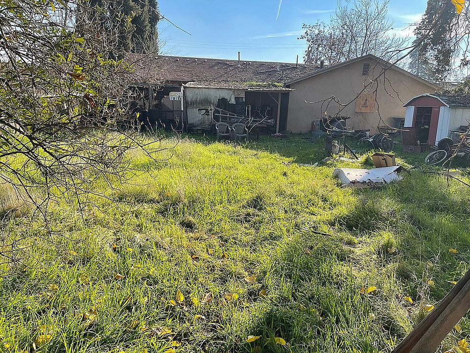 2nd image of 5557 E Inyo St