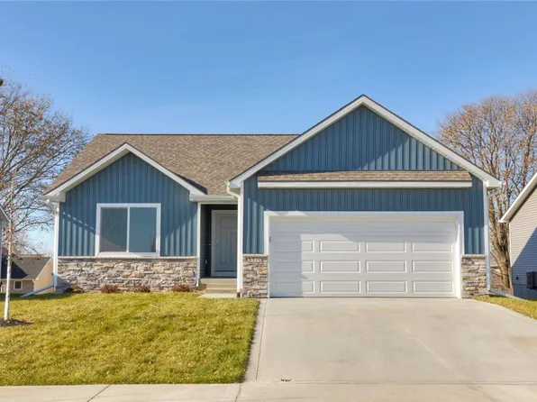 3370 Brook Landing Ct, Des Moines, IA 50317