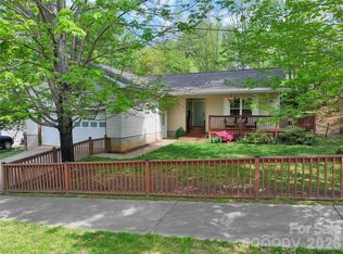 1 Mosers Pl, Candler, NC 28715