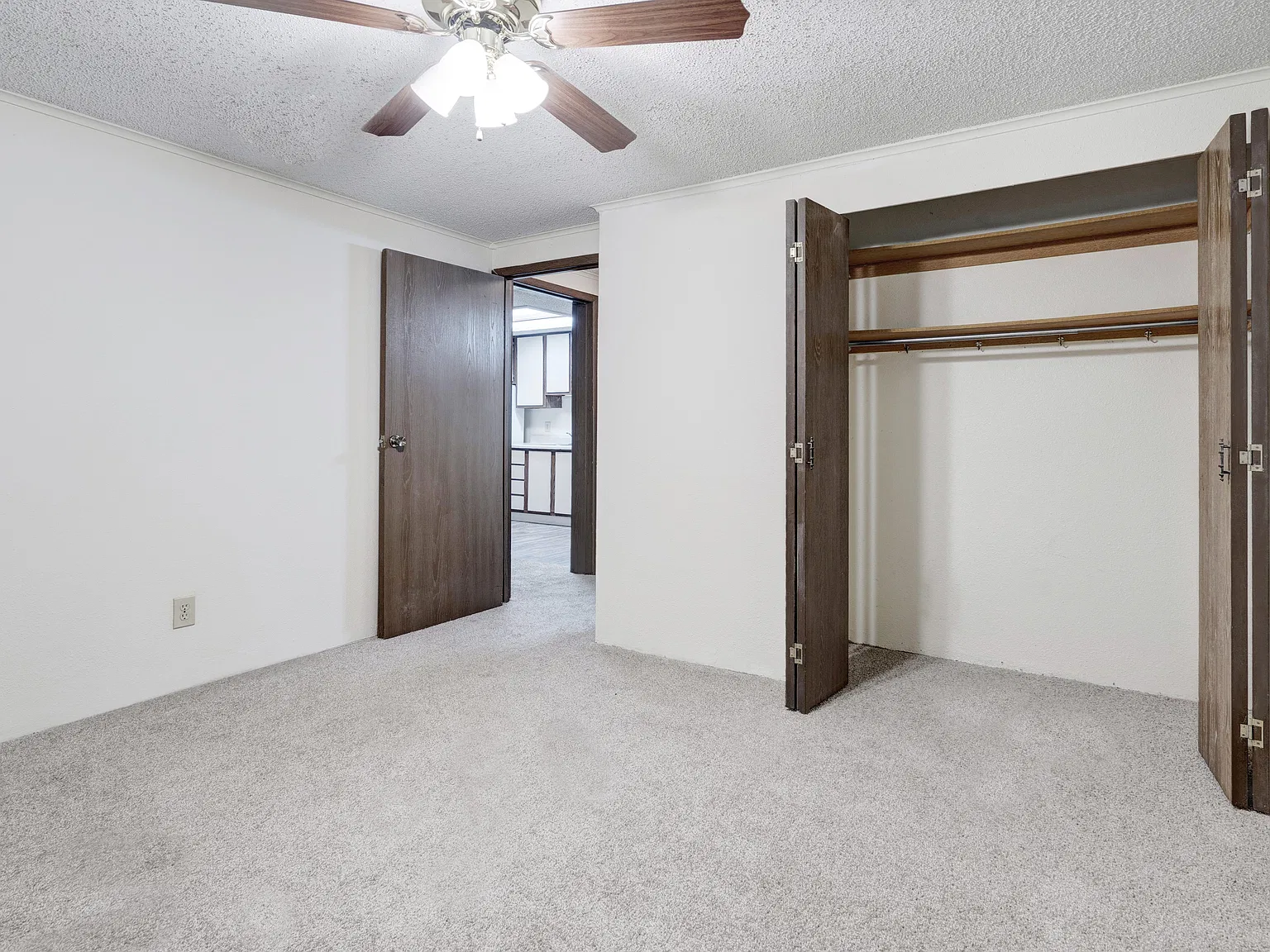 Sherbrook Apartments — Photo 3