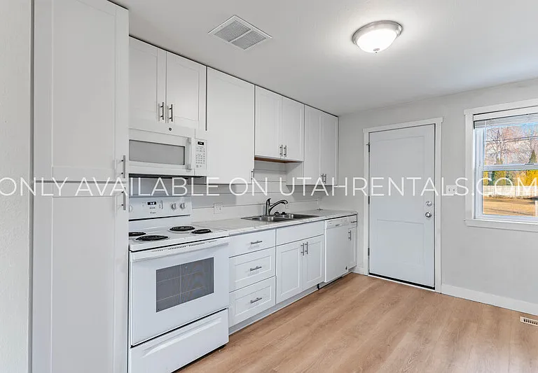 479 S 200th St E — Photo 8