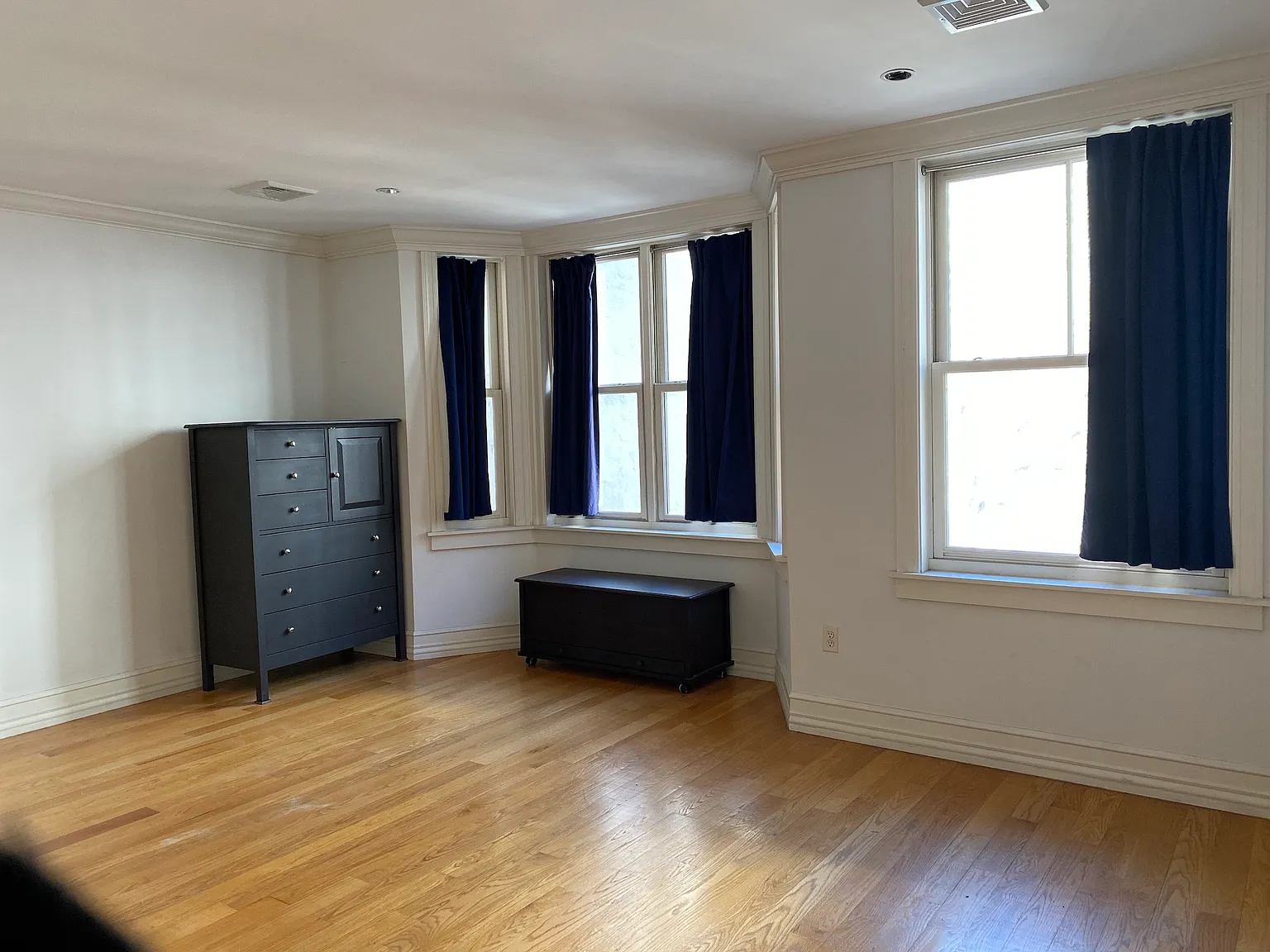 1 bed, 1.5 bath, 4362 sqft, $2,500 — Photo 3