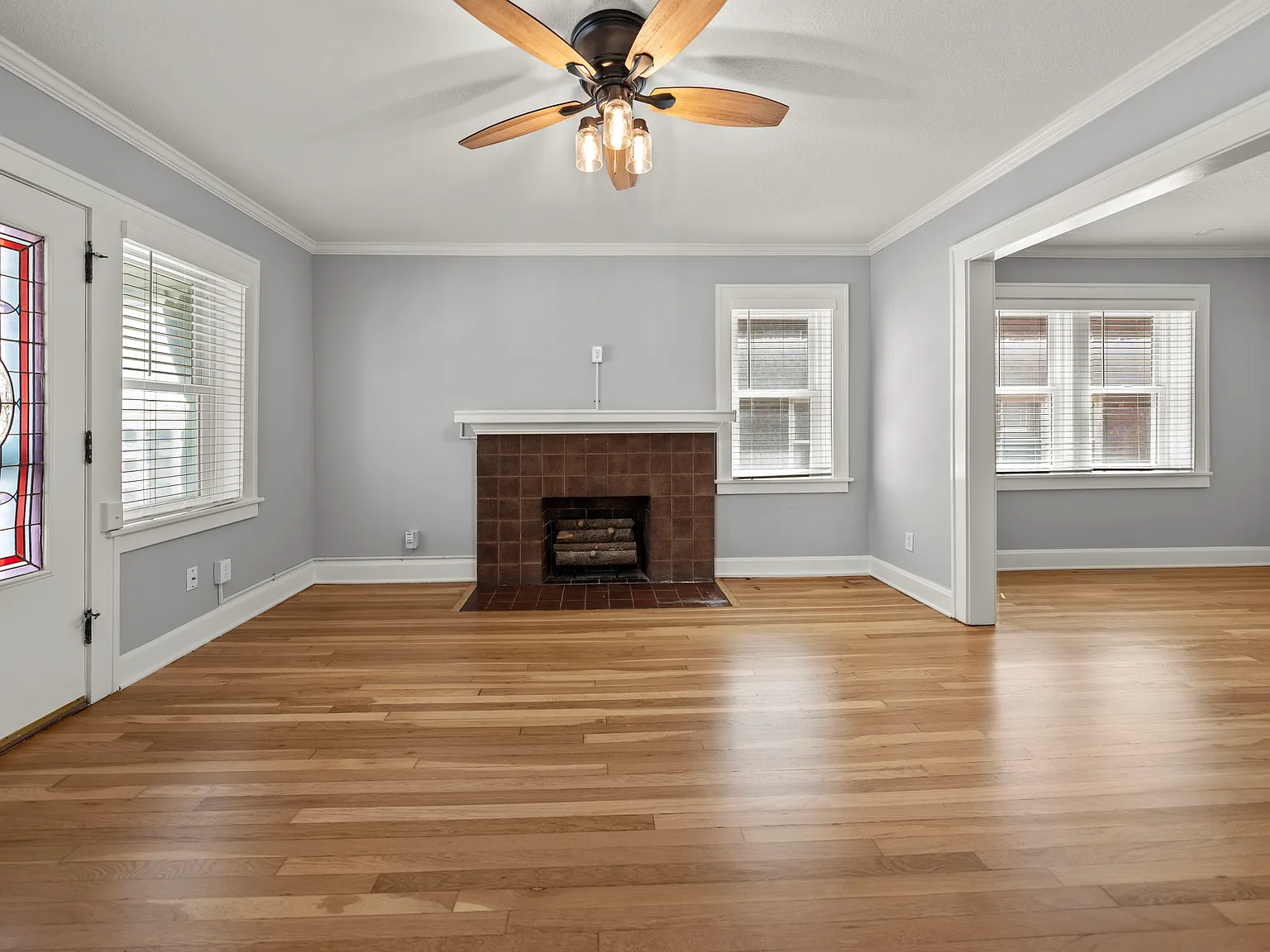 2 bed, 1000 sqft, $1,450 — Photo 2