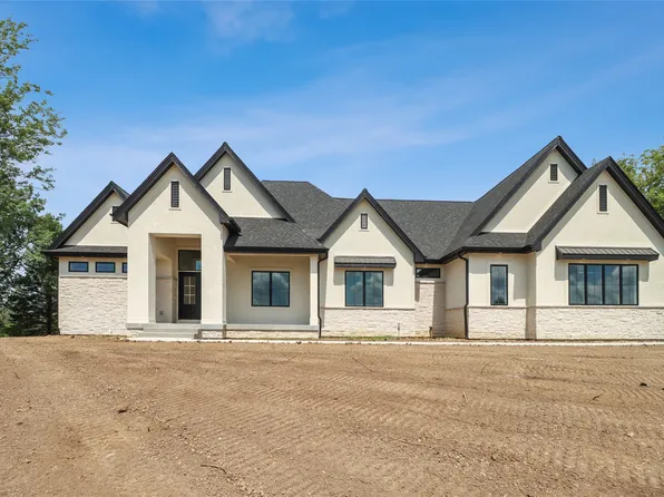 6267 Fairway Trl, Norwalk, IA 50125