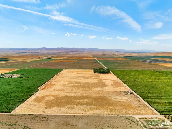 0 Gardner Field Rd, Taft, CA 93268