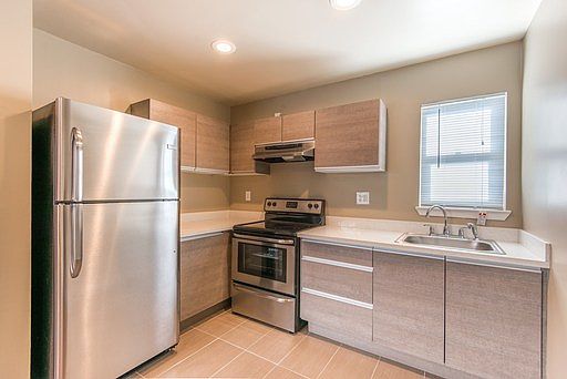 4th image of 526 S Willard Ave APT 04