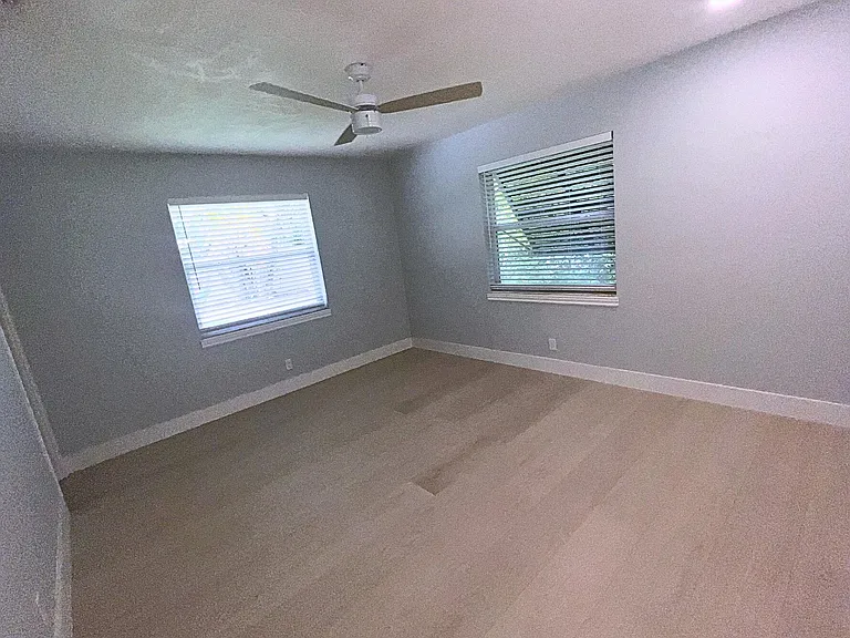 1260 Manor Dr — Photo 16