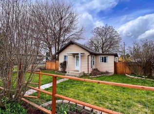 438 11th St, Clarkston, WA 99403