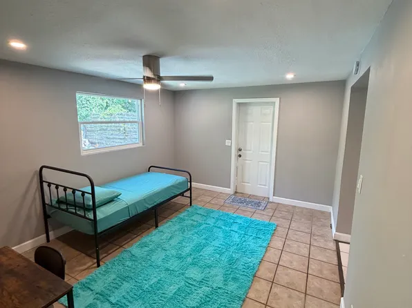 2301 Trelain Dr S #1, Saint Petersburg, FL 33712