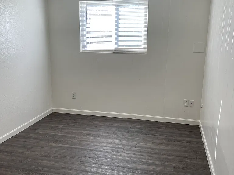 The Crossing Apartments — Photo 39