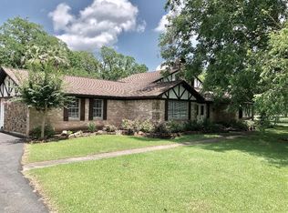 320 County Road 28, Angleton, TX 77515