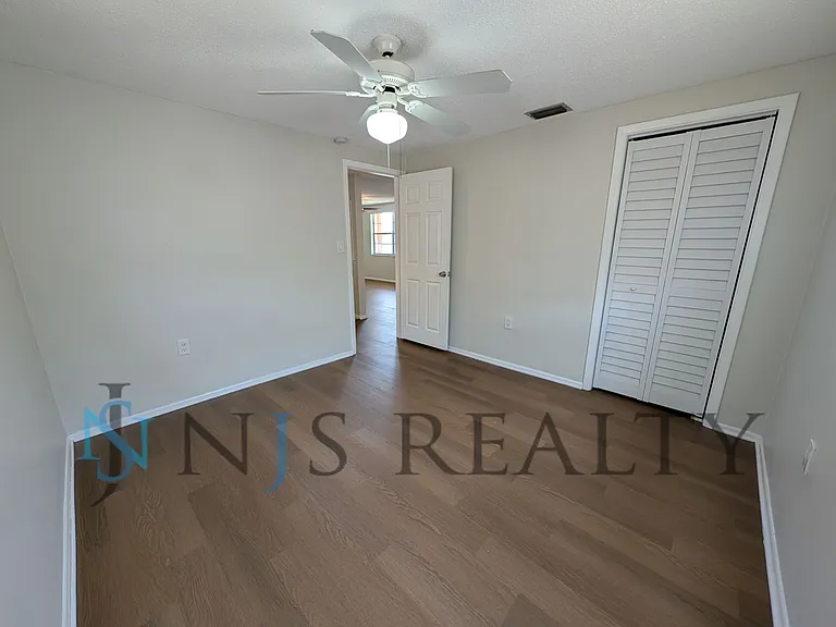 7024 Rockwood Dr — Photo 10