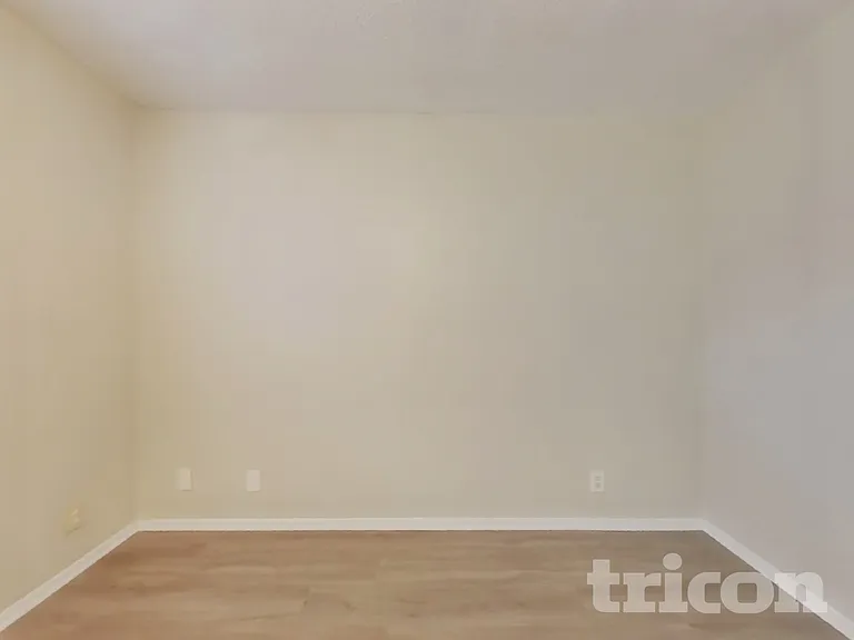 7527 Ledgebrook Dr — Photo 9