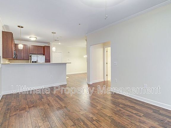 4th image of 2834 Bloomfield Ln Unit 205