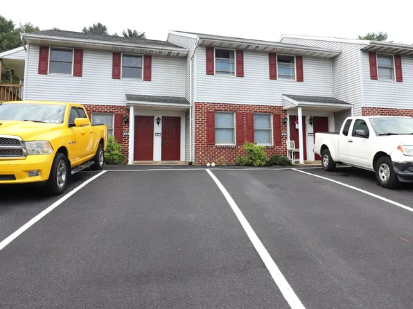 67 Oriole Dr, Ephrata, PA 17522