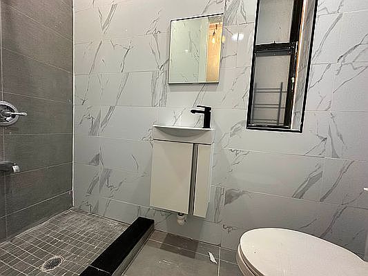 5th image of 2310 Bedford Ave #1
