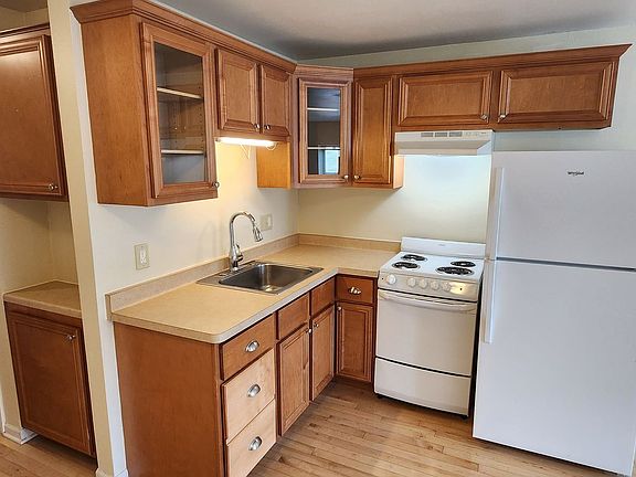 2nd image of 2030 N Oakland Ave APT 306
