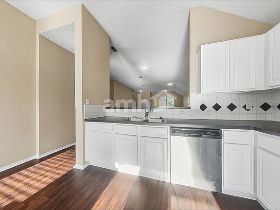 4th image of 7605 Stanhope Ln