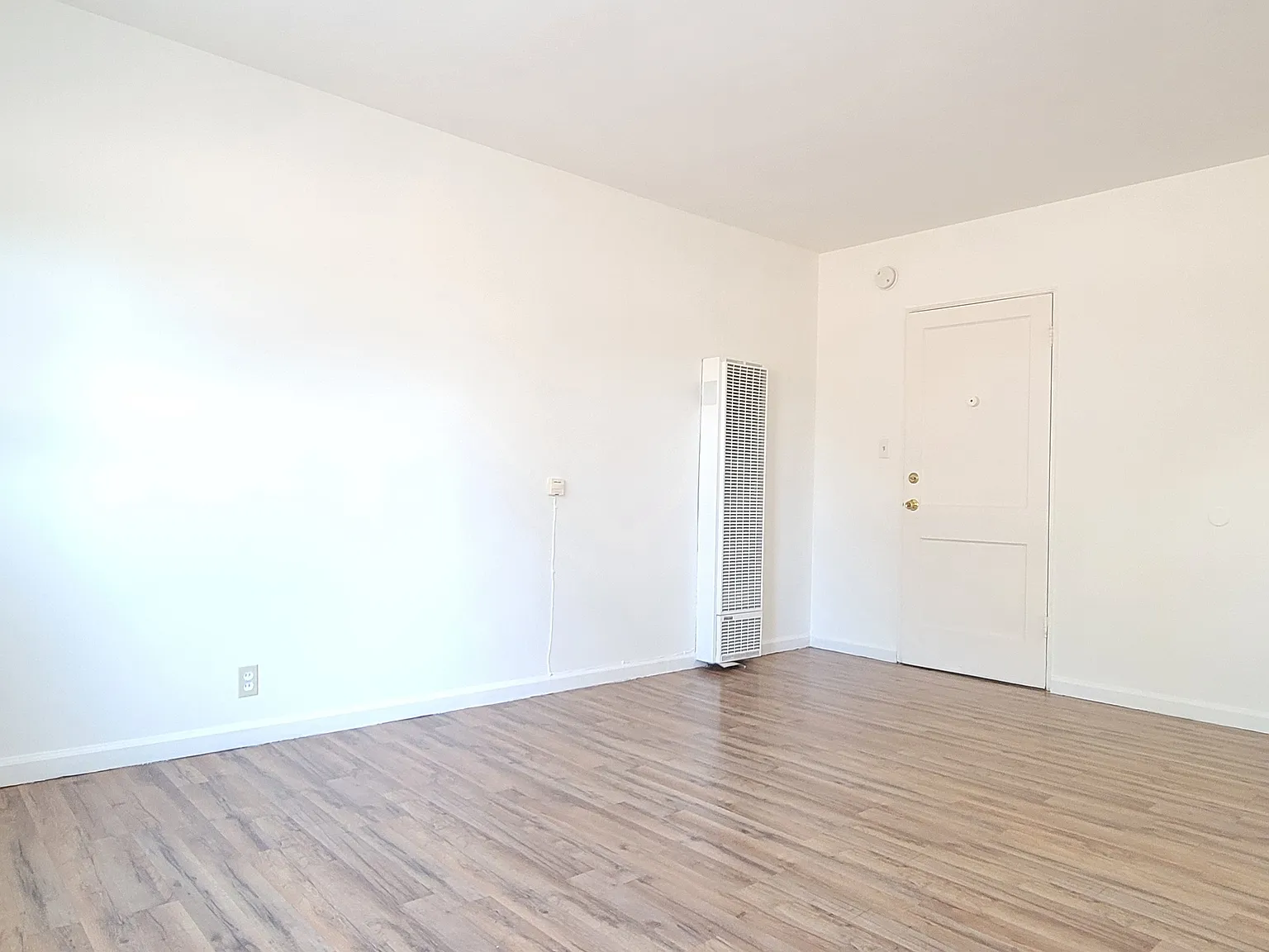 Studio, $1,345 — Photo 2