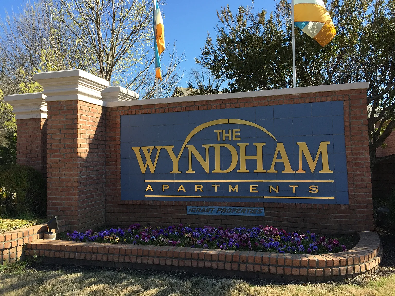 The Wyndham Apartments — Photo 1