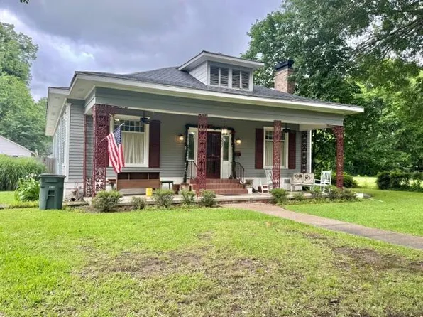 207 N Deer Creek Dr W, Leland, MS 38756