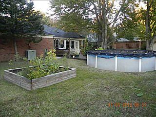 4th image of 6817 Amersham Dr