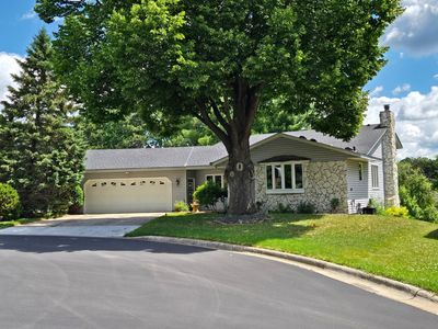 1280 Stassen Dr, West Saint Paul, MN, 55118