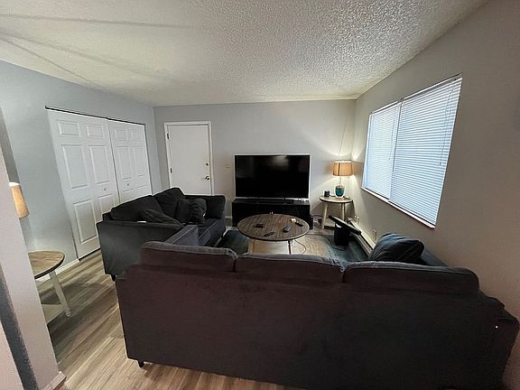 3rd image of 422 N 1st St
