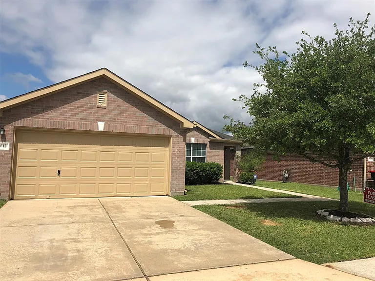 19615 Hollington Dr — Photo 1