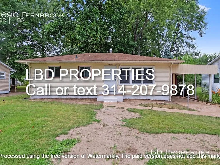 1690 Fernbrook Dr — Photo 2