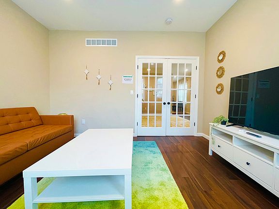2nd image of 2623 Edwin St Floor 1