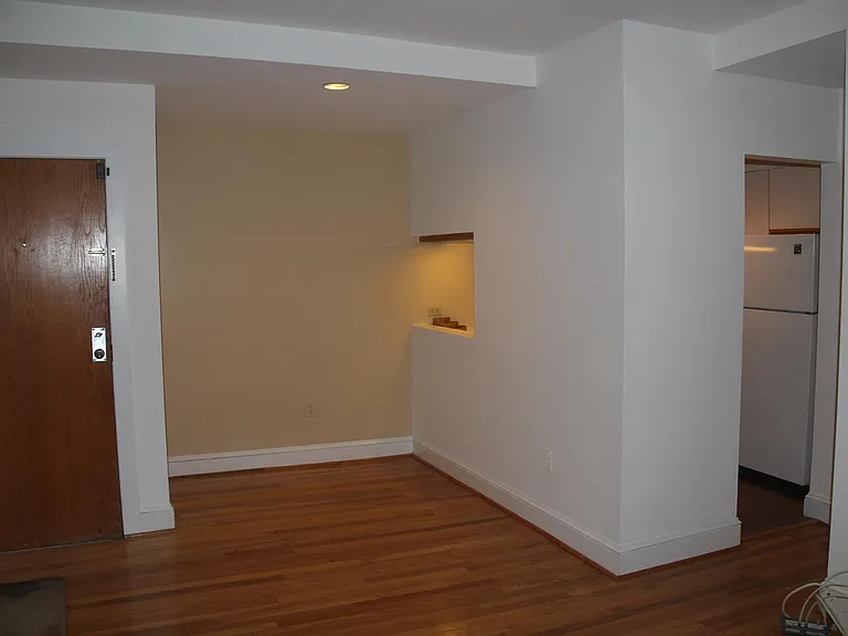 1844 1/2 California St NW — Photo 6