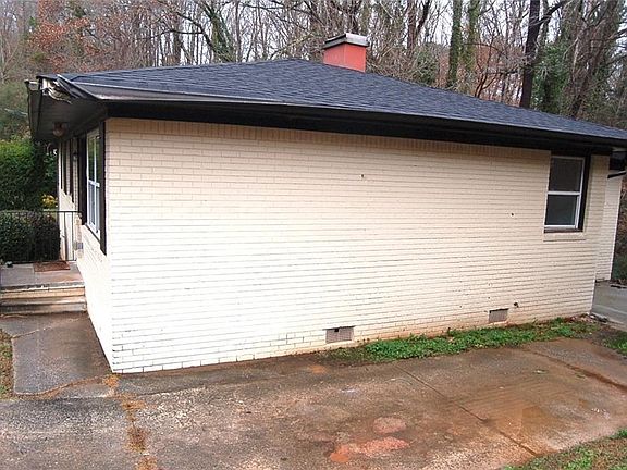 3rd image of 3421 Adkins Rd NW